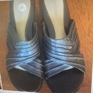 EURO STEP WEDGE SANDALS SIZE 9 1/2 M